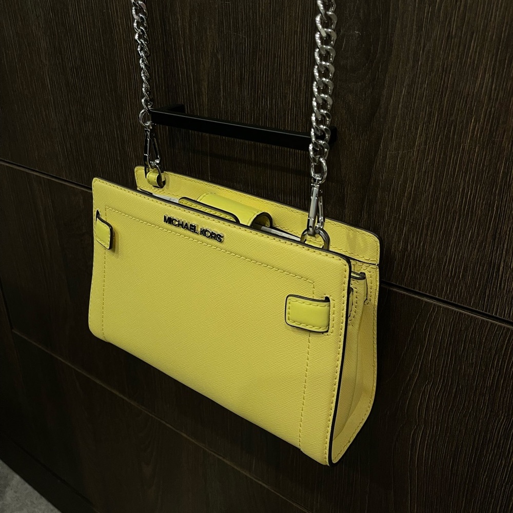 NWT Michael Kors Rayne Crossbody in Sunshine